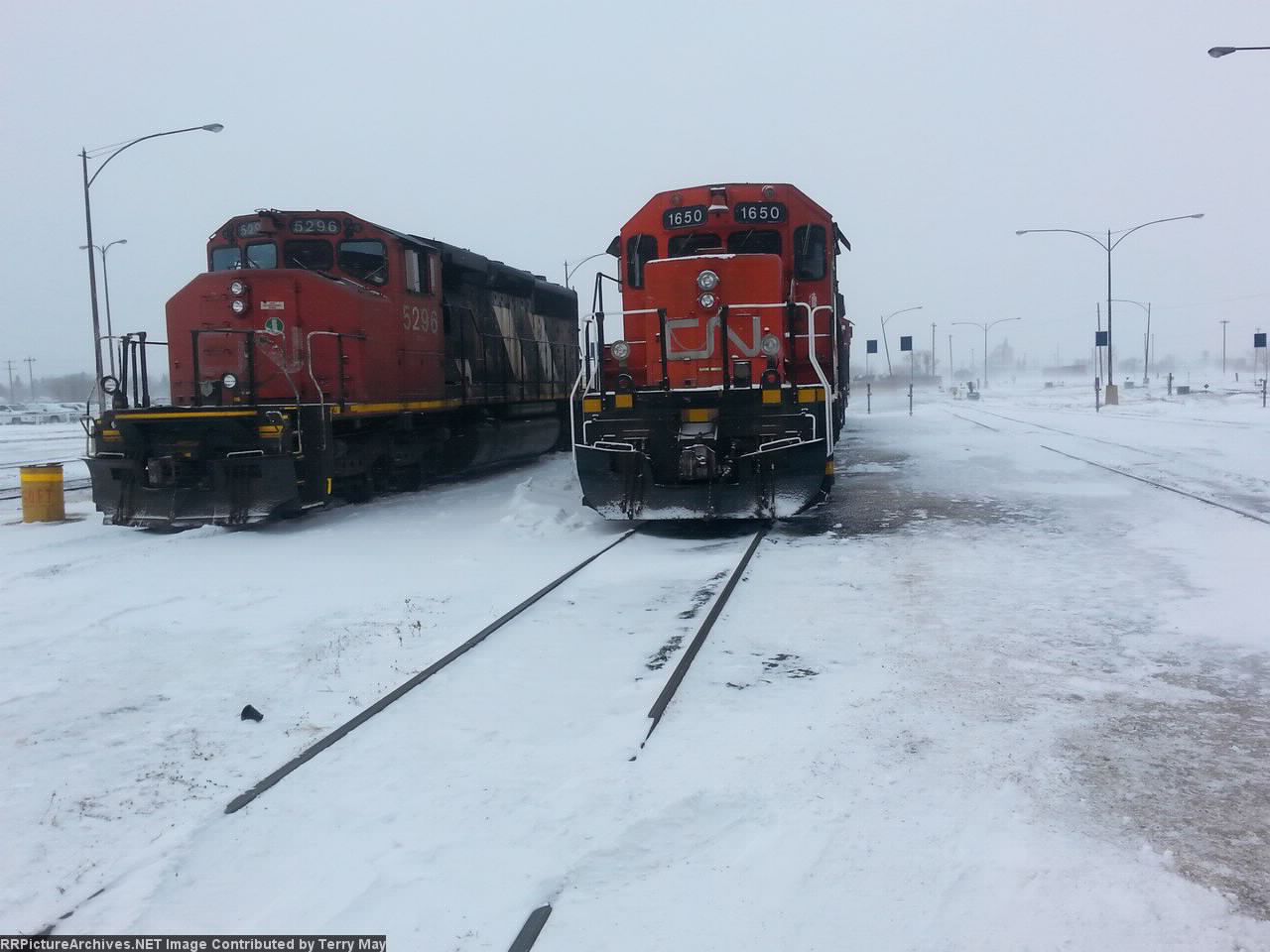 CN 5296 with CN 1650